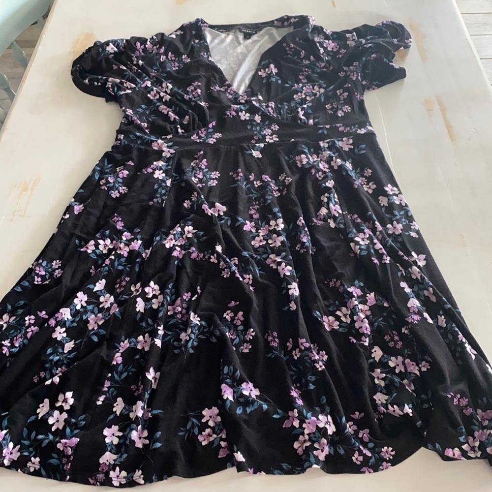 TORRID BLACK FLORAL JERSEY KNIT SKATER DRESS. Sz 2X